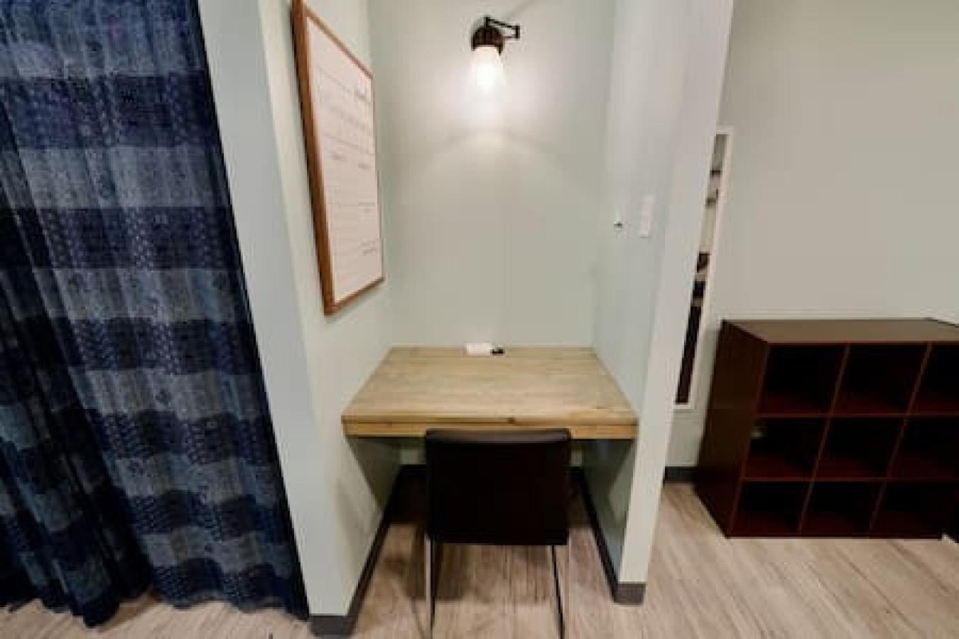 Workspace In Out Apartment Snowshoe